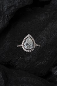 accessory-close-up-diamond-2735981 - copia